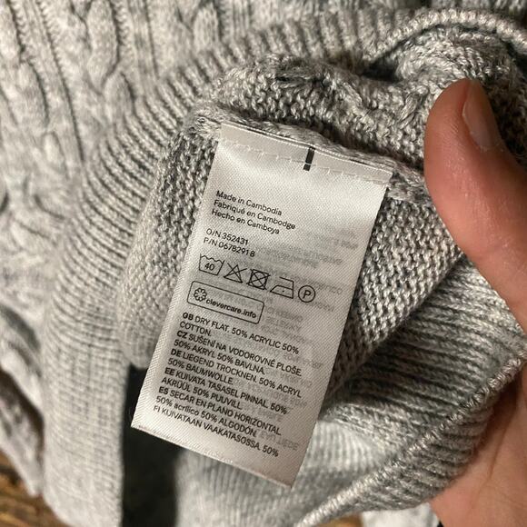 H&M Gray Cable Knit V-Neck Pullover Long Sleeve Sweater Women's Size XS - Picture 5 of 6